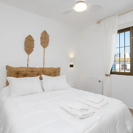 Apartamento Duplex En Planta Alta Con Vistas Al Mar Y Acceso Piscina *